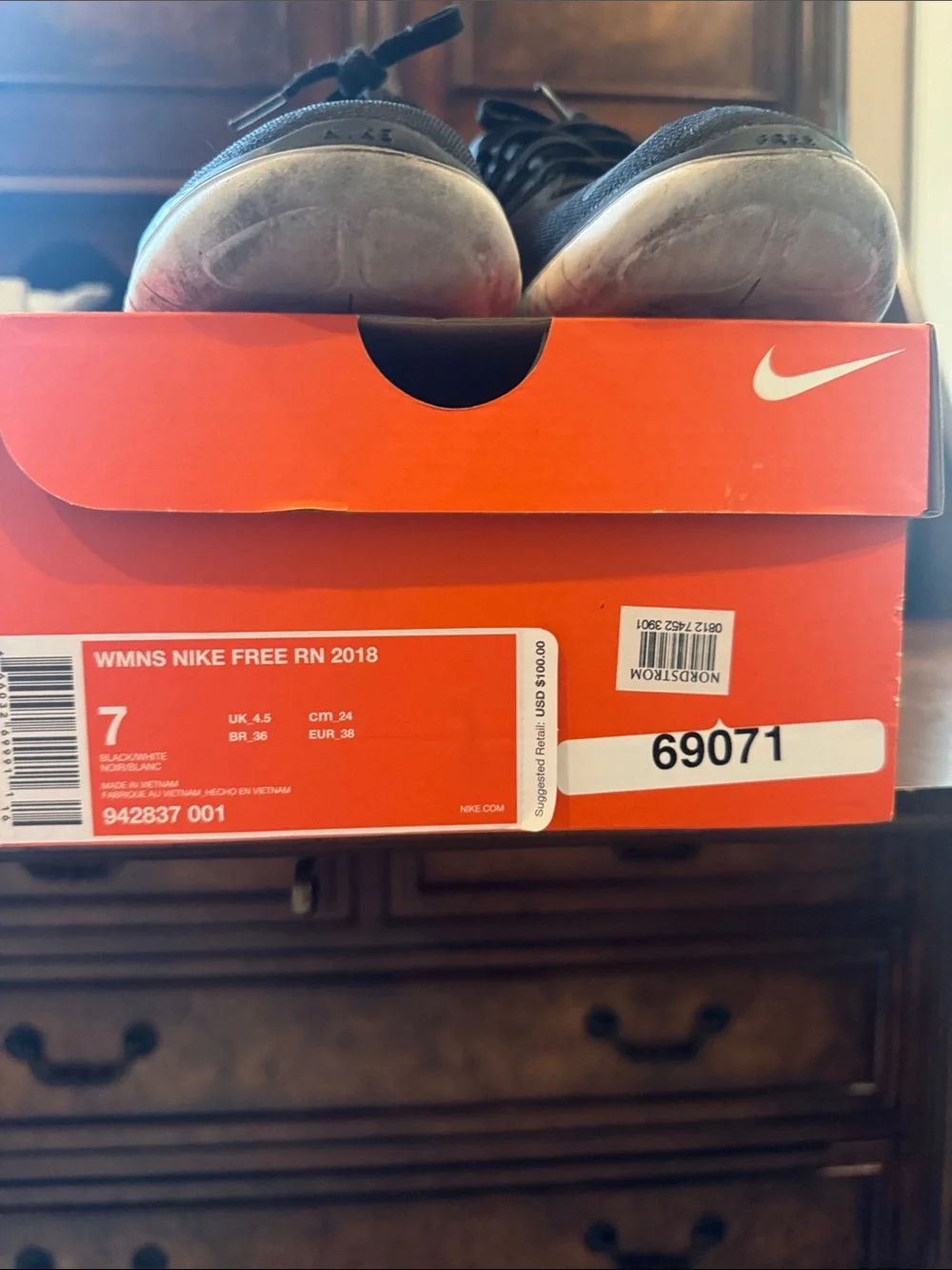 Nike women’s Black free rn Sz 7